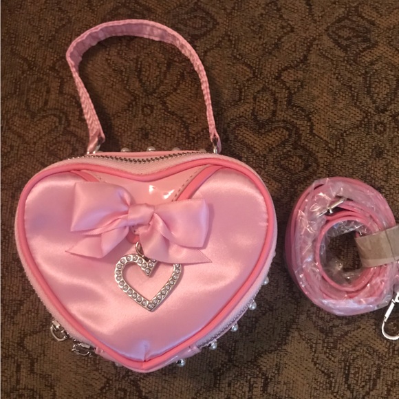 Sugar Thrillz Handbags - Sugar Thrillz Desire From The Heart Purse 👛